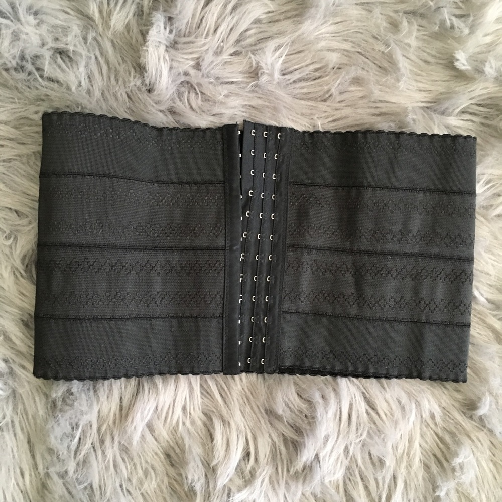 Black shapewear belt / corset